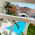 Eco-friendly Estate I Apart-hotel