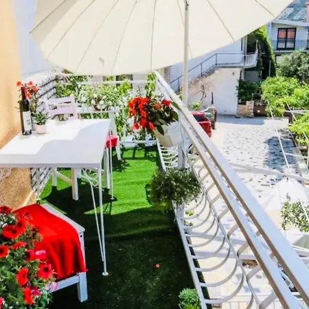 Eco-friendly Estate I Апарт-отель Примоштен